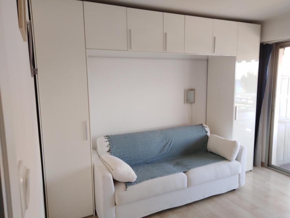 Studio F1 vue mer a 30m des plages Cagnes-sur-Mer Extérieur photo